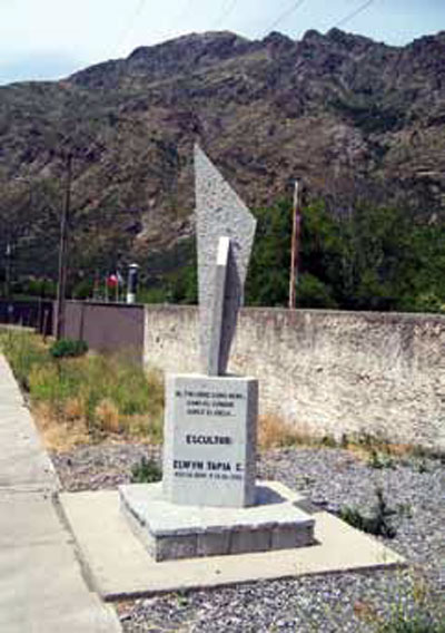 Homenaje al escultor Elwin Tapia (Melocotón Alto)