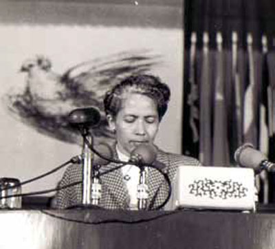 Olga en Pekin, Congreso por la Paz, 1952.