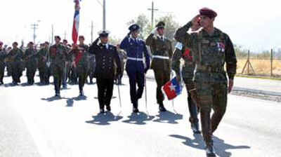 Desfile de un destacamento del Ejército de Chile.