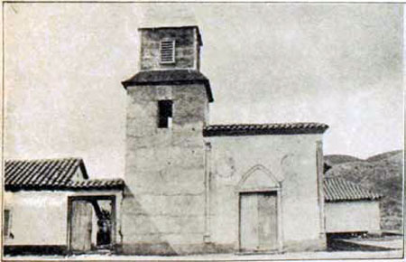 Vista exterior de la capilla de Tiltil (imagen del libro en referencia).