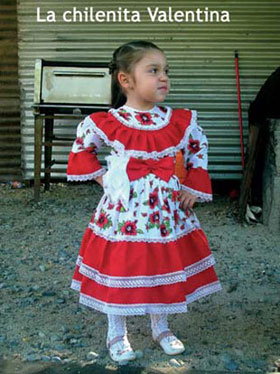 La pequeña Valentina del conjunto folklórico Villa San Bernardo.
